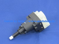 Bremspedalschalter M30-E4/E5 / M27 / M31-E5/E6 Bremspedalschalter M30-E4/E5 / M27 / M31-E5/E6